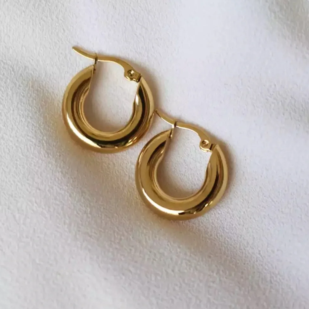 NEW 18K GOLD CHUNKY HOOP CIRCLE EARRINGS, NICE EARRINGS, CUTE EARRINGS - Picture 4 of 4